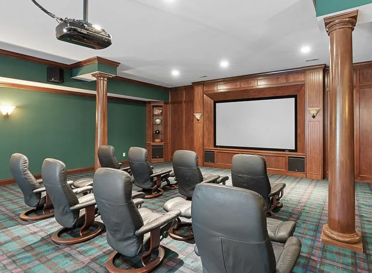 A 172 acre estate is on the market in Westminster in SC’s western lakes region for $10 million. It’s 16,000 square feet with a pool, stables, home theater, fitness room.&nbsp;
