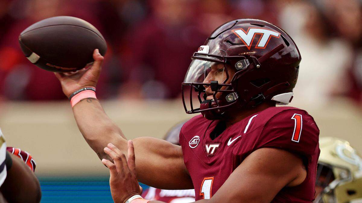 Virginia Tech Hokies quarterback Kyron Drones (1)