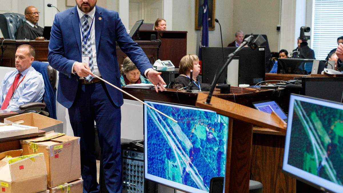 Car data mapped Alex Murdaugh’s movements the night of the murders. What it shows