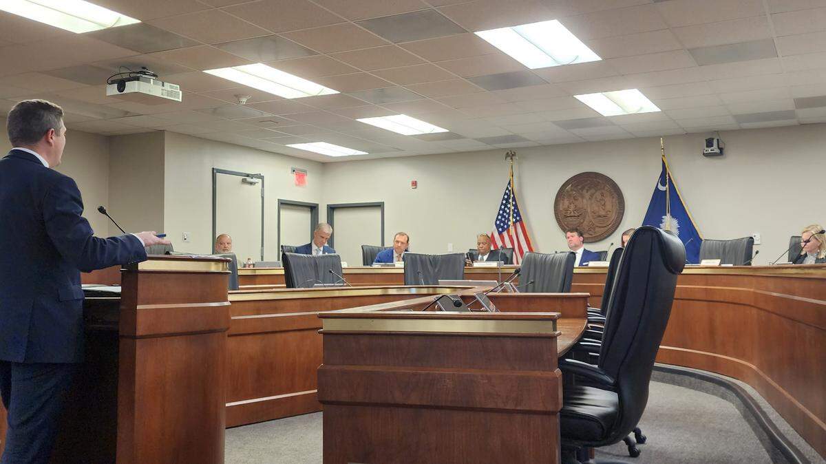 Chad Horrell, senior manager of government relations for Door Dash, speaks to a Senate panel in support of S. 425 on Tuesday, Feb., 28, 2023.