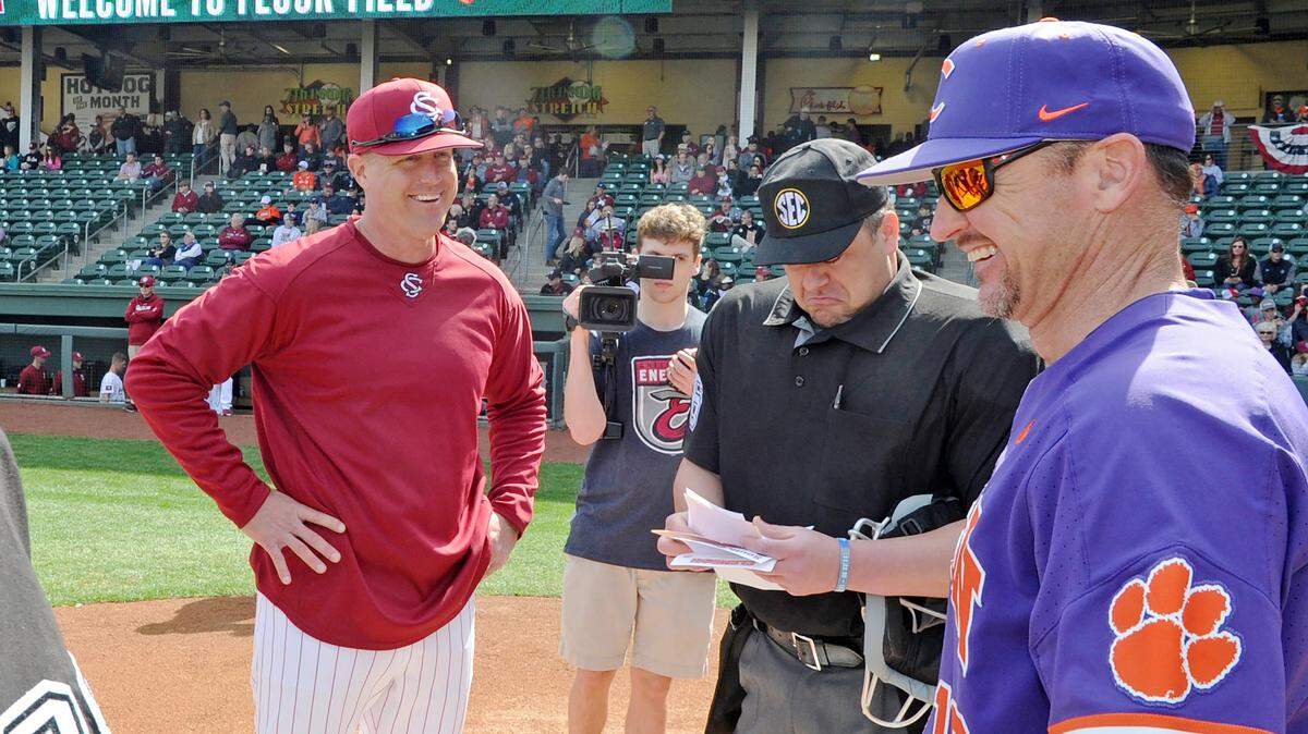 Mark Kingston’s South Carolina team will face Monte Lee’s Clemson squad this weekend.