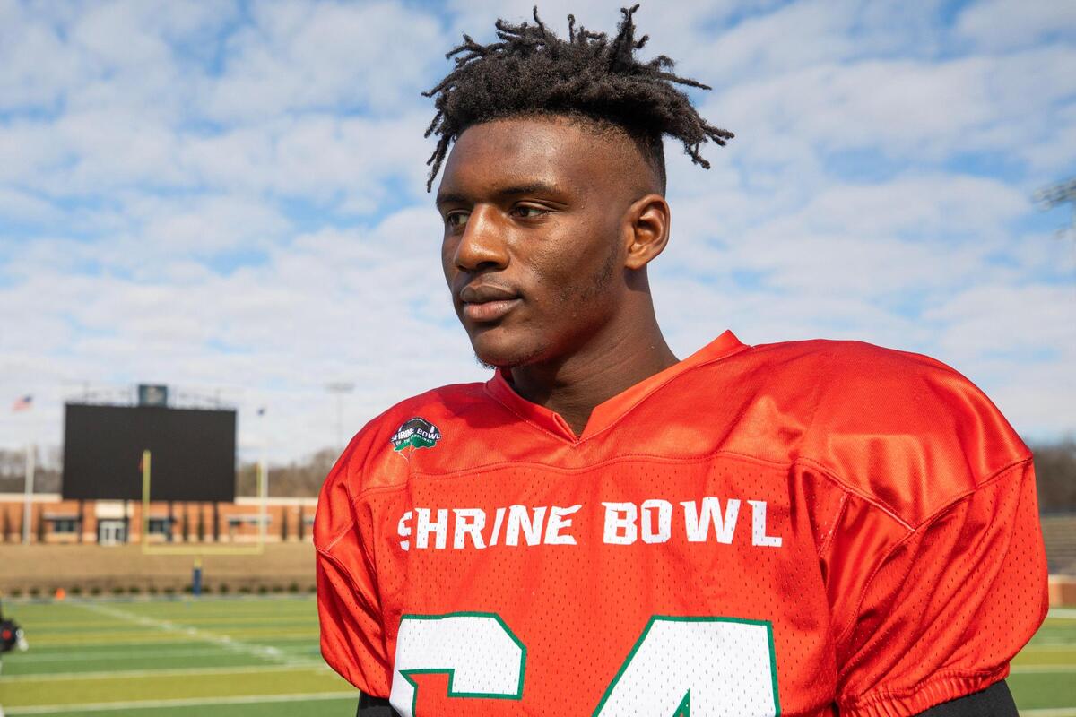 Monteque Rhames of Manning High School practices football on Monday, December 12, 2022.