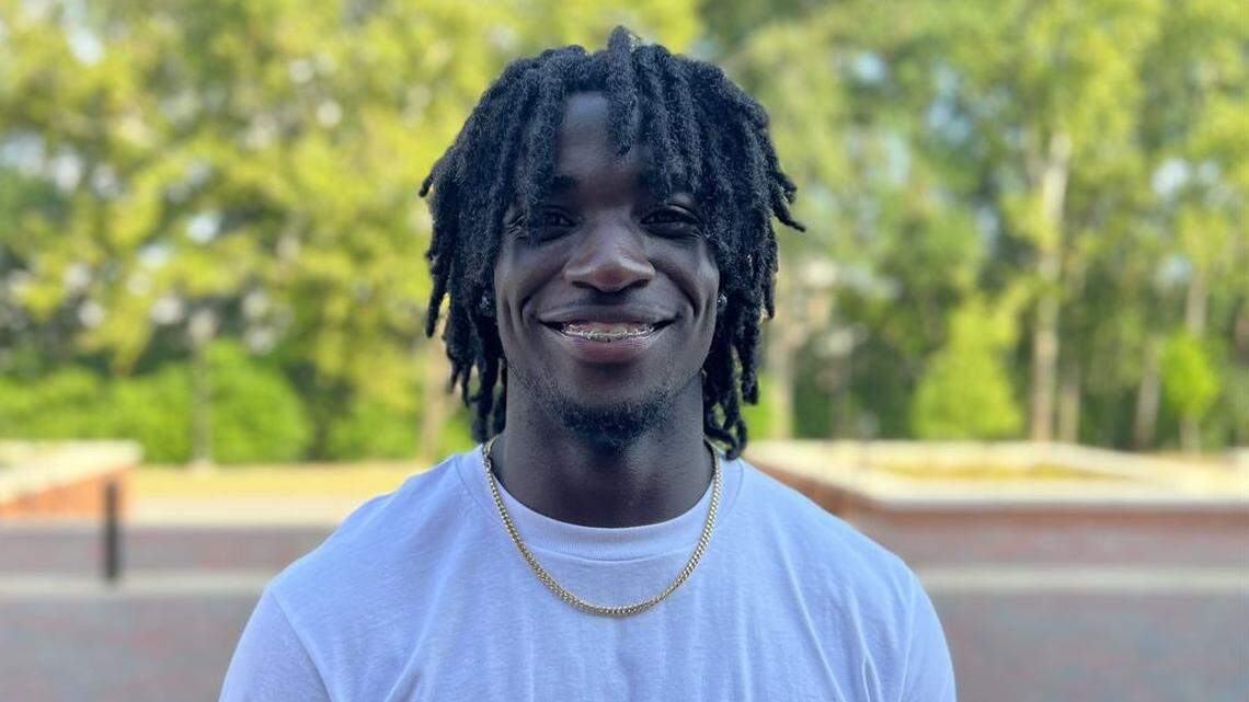 Jalewis Solomon committed to South Carolina.