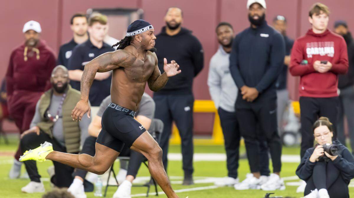 Rahsul Faison runs the 40-yard dash during USC’s pro day at the The Jerri and Steve Spurrier Indoor Practice Facility, 3/17/26.