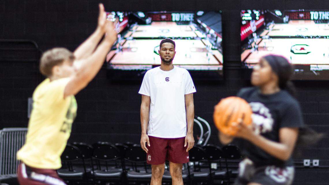 New South Carolina women’s basketball coach Wendale Farrow watches a Gamecocks’ practice.