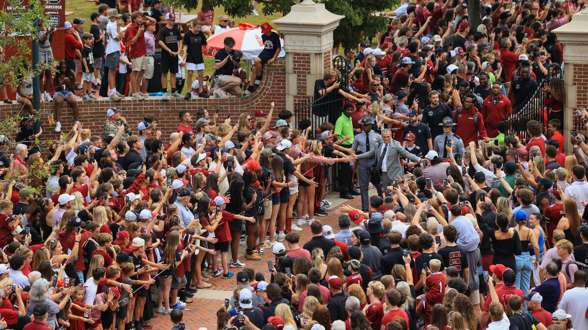 Brace for traffic: Gamecocks' home opener collides with Columbia Labor Day travel