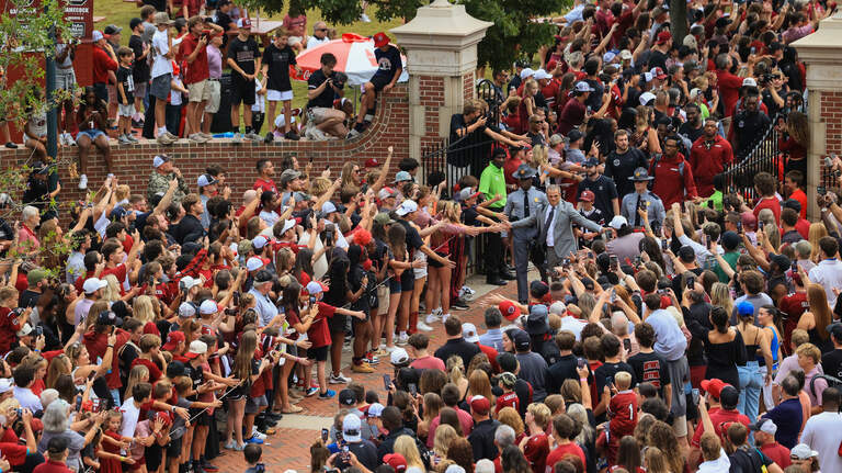 Brace for traffic: Gamecocks’ home opener collides with Columbia Labor Day travel