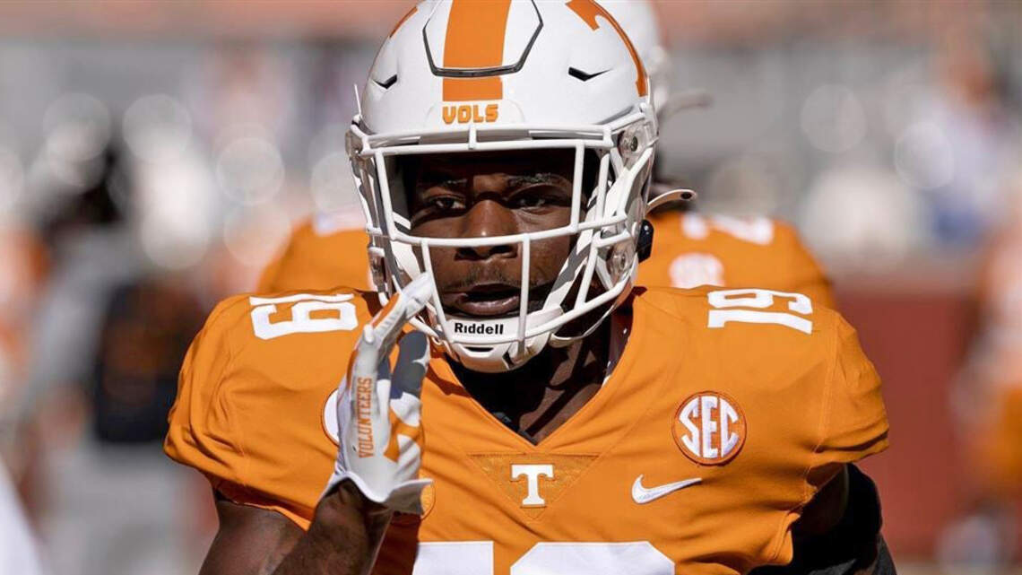 Tennessee transfer visits Gamecocks, lands offer