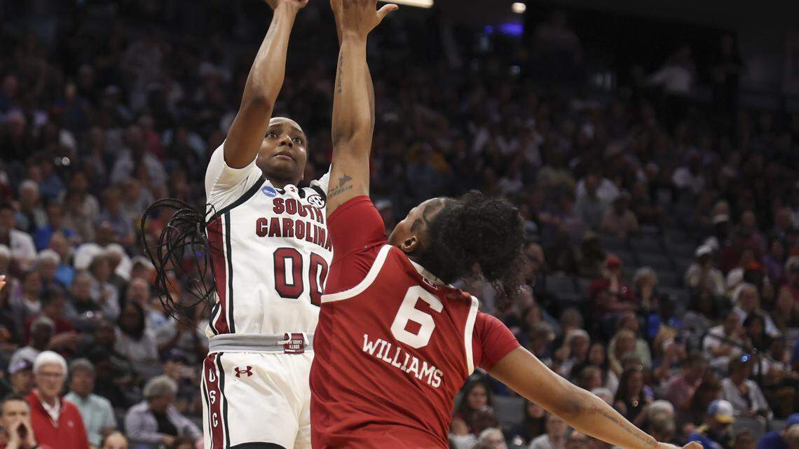 ‘Nothing new’: Reunited teammates Johnson and Latson send USC WBB to Elite Eight