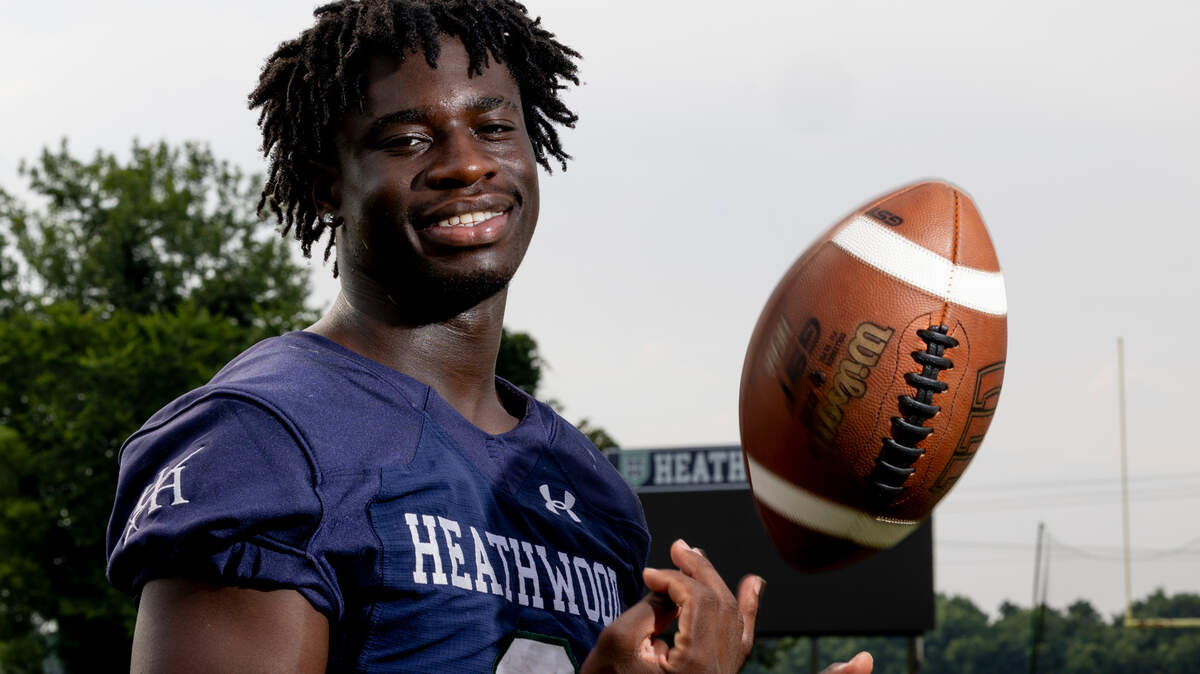 Onis Konanbanny is a 4-star football recruit for Class of 2025. He is playing for Heathwood Hall Episcopal School.