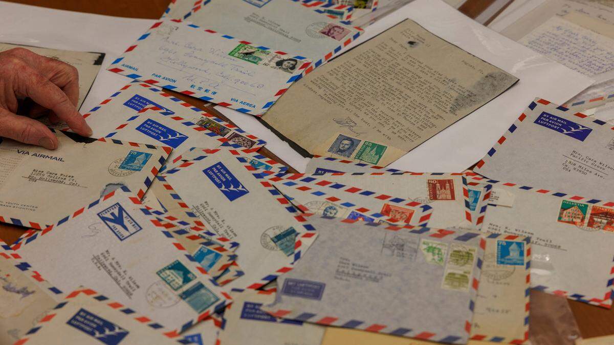 The University of South Carolina has received nearly 100 letters written by Otto Frank, father of Anne Frank, the young Jewish girl who kept a diary about Nazi rule during World War II.