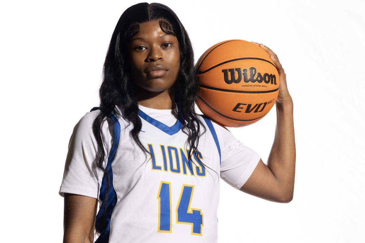 Ja’Niya Richburg was the first player in Loris High School history to break 1,000 points and 1,000 rebounds.