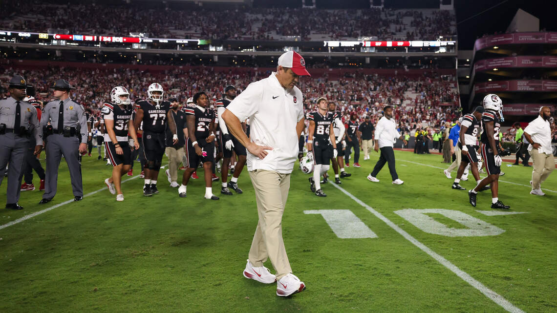 USC football continues to blow big leads under Beamer. Who, or what, is to blame?