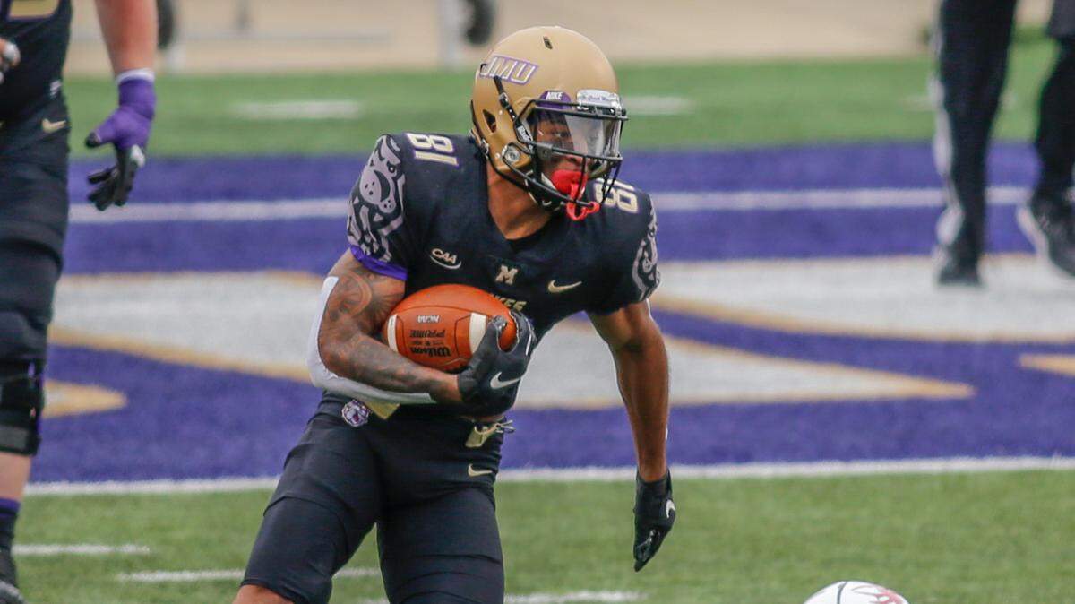 James Madison transfer receiver Antwane Wells committed to South Carolina football program on Monday.