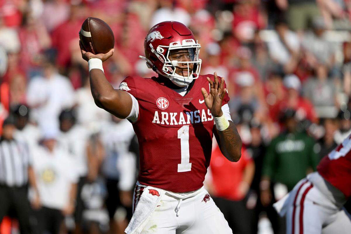 Arkansas quarterback KJ Jefferson (1) throws a pass against Cincinnati during their game Saturday.