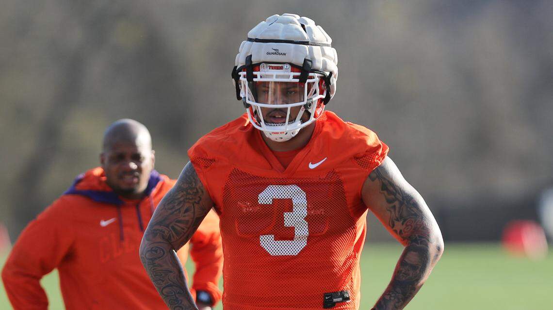 Clemson football’s Xavier Thomas