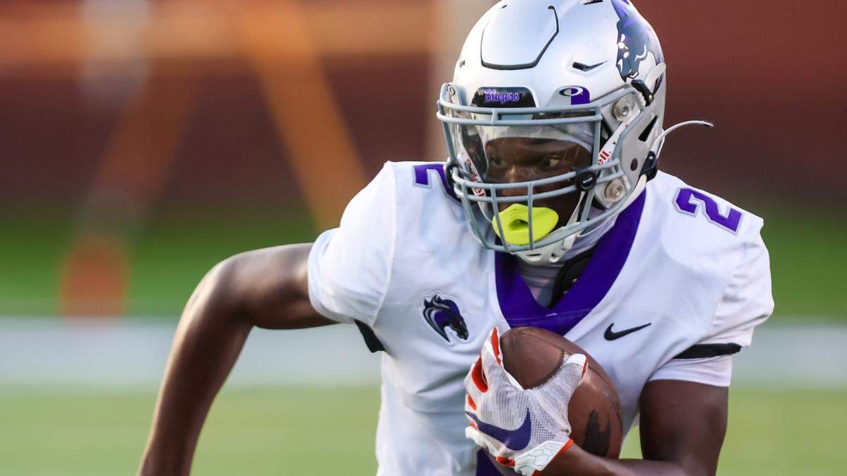 Ridge View Blazers wide receiver Jordon Gidron (2)