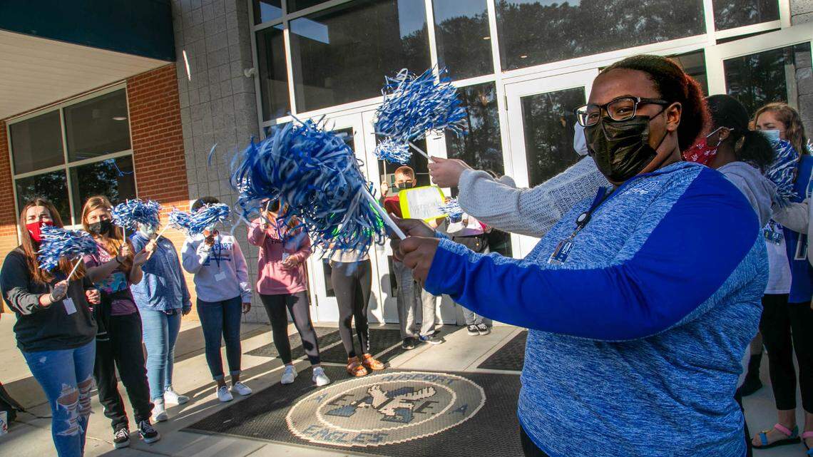 Alone at a new school after her mom died, Cayce student became student body president