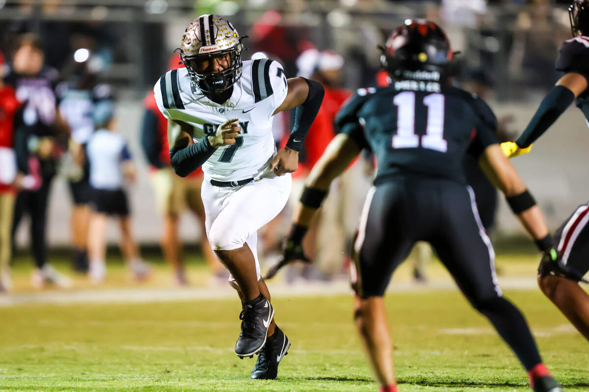 Gray Collegiate War Eagles Michael Boulware (7) rushes the QB during their game at Gilbert High School, 11/1/24.