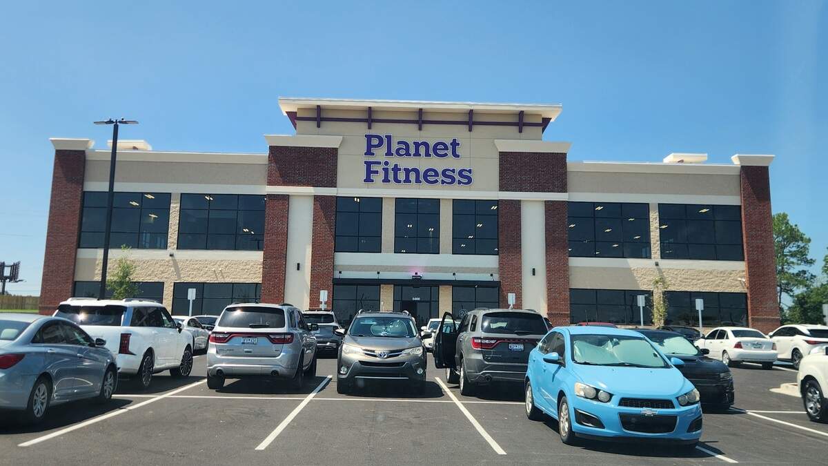 Se inauguró un nuevo gimnasio Planet Fitness en 5460 Platt Springs Road en la comunidad Red Bank de Lexington, Carolina del Sur.