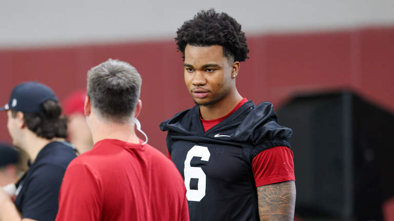 Shane Beamer gives latest on Dylan Stewart, Jacarrius Peak