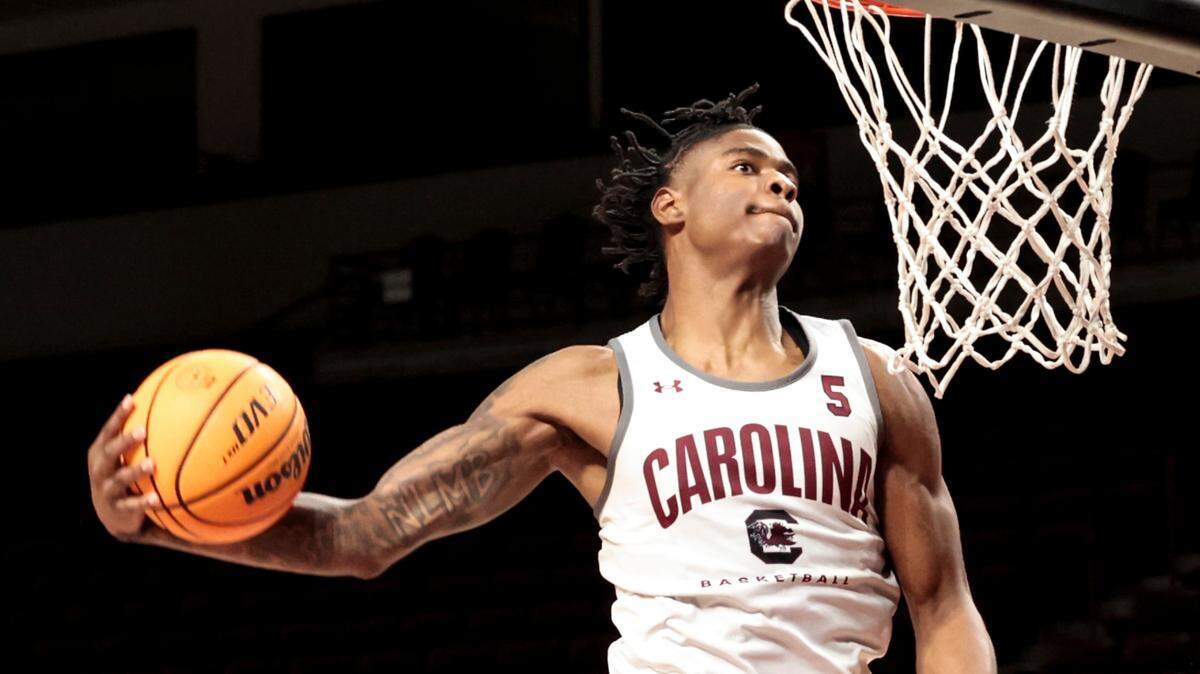 South Carolina’s Nick Pringle (5)
