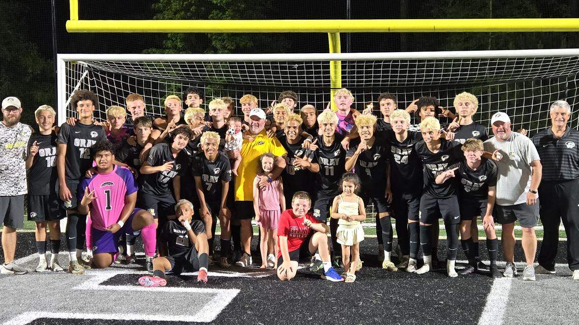 Gray Collegiate, Chapin boys soccer win thrillers to punch tickets to title games