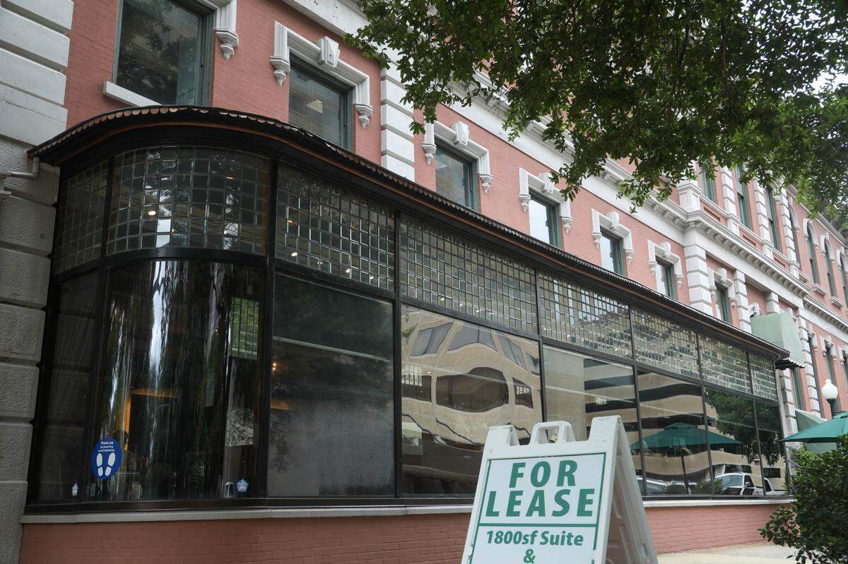 Office space is advertised in Columbia.