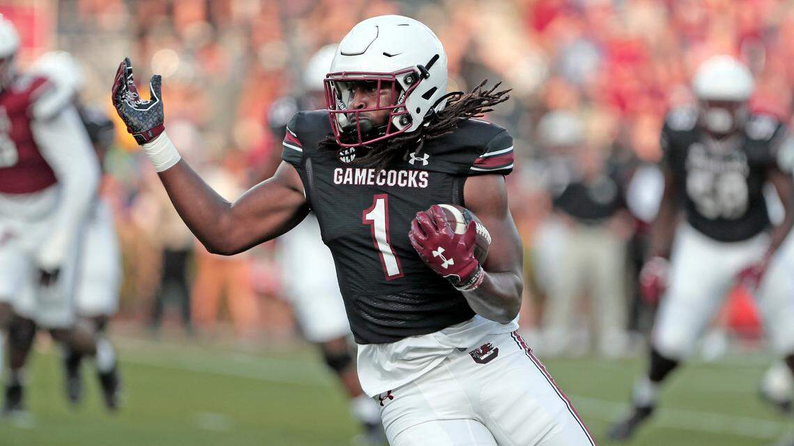 South Carolina’s Trey Knox (1) carries the ball Saturday during the 2023 Garnet & Black Spring Game at Williams-Brice Stadium.