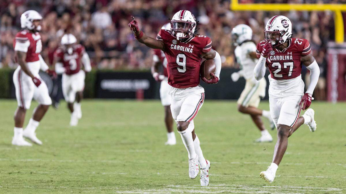 South Carolina defensive back Cam Smith (9) celebrates a turnover against the University of North Carolina at Charlotte at Williams-Brice Stadium in Columbia, SC on Saturday, Sept. 24, 2022.