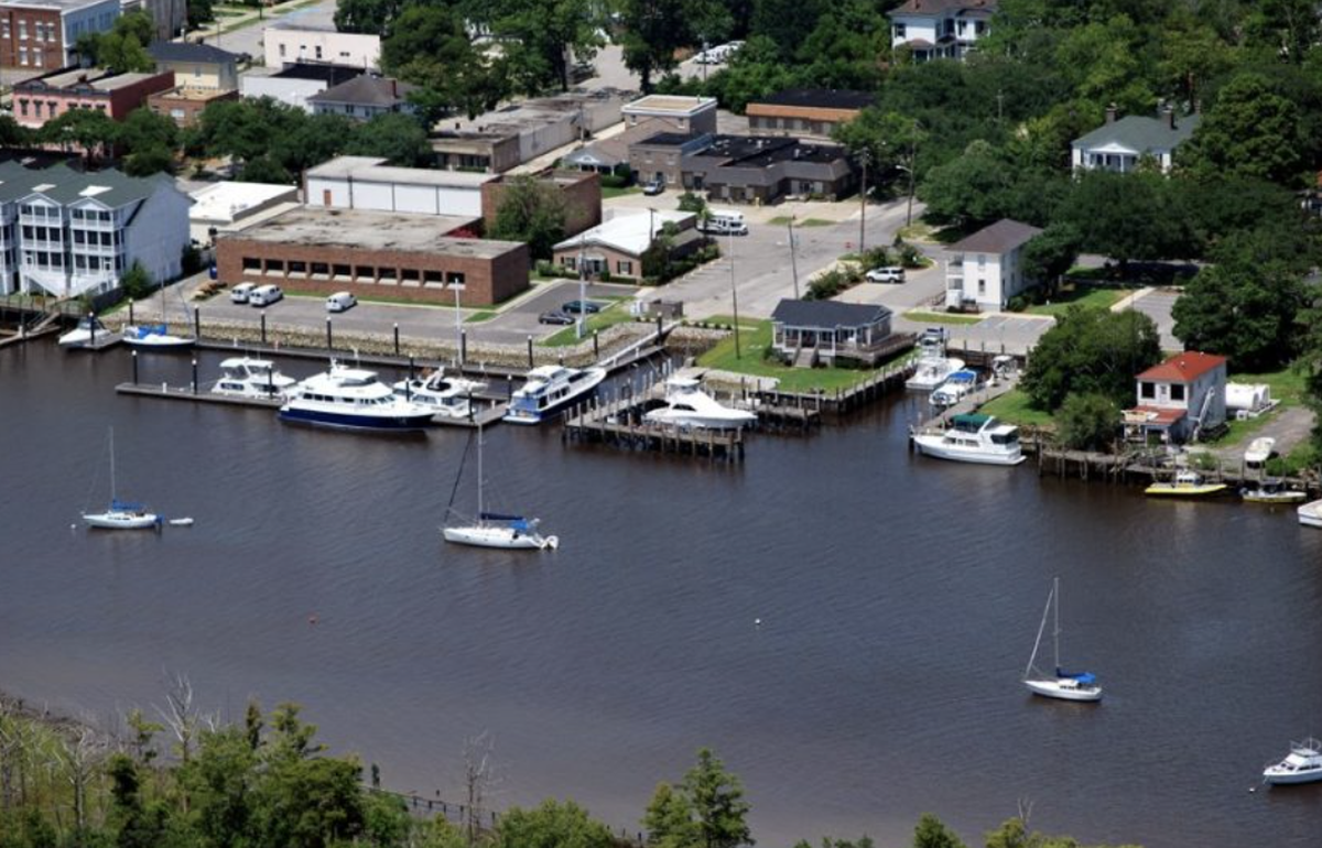 With towering oak trees, 200-year-old-homes, and gorgeous historic properties, Georgetown on the Sampit River, is South Carolina’s third oldest city.