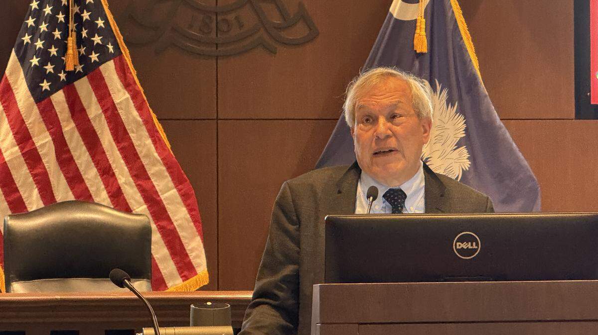 “Legal giant” Erwin Chemerinsky spoke at the University of South Carolina Rice School of Law on how political attacks on the judiciary undermine America’s rule of law.
