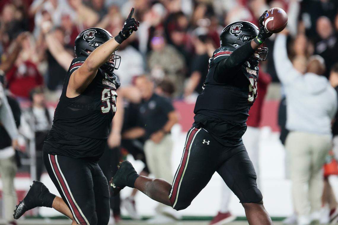 South Carolina defensive tackle Tonka Hemingway (91) plays Kentucky at Williams-Brice Arena on Saturday, November 18, 2023.