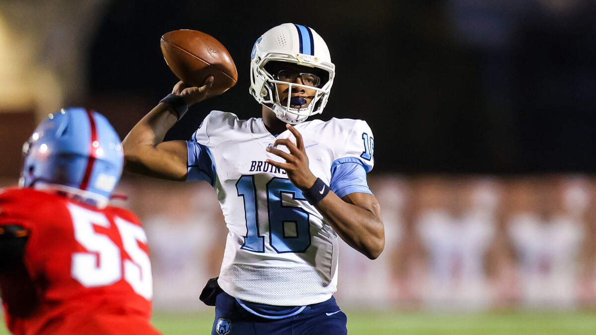 South Florence Lanorris Sellers (16) passes in the 4A Lower State Championship Game at Memorial Stadium, Nov. 25, 2022.