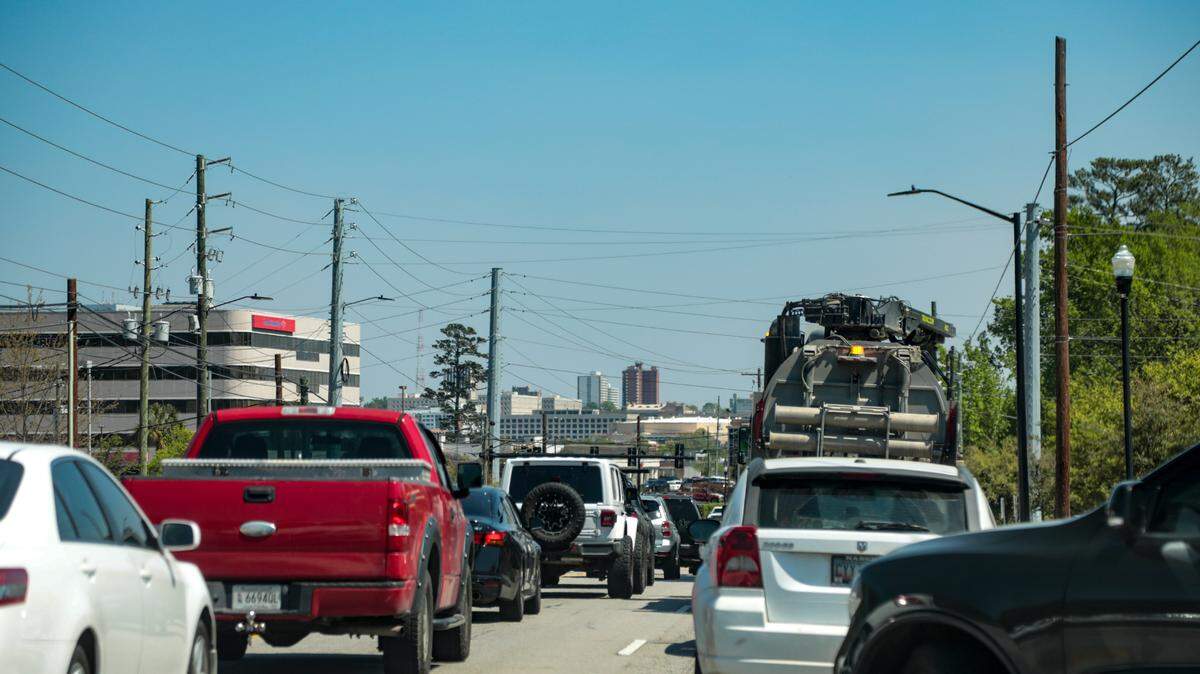Traffic backs up on Knox Abbot Drive in Cayce on Thursday, March 30, 2023 as motorists take a detour through Cayce and Columbia. The northbound lanes of I-77 are closed between I-26 and Bluff Road until April 2, 2023 as bridge decks are being repaired.