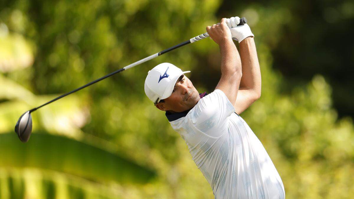 Bryson Nimmer of the United States plays his shot from the fourth tee during the final round of The Bahamas Golf Classic at Atlantis Paradise Island 2026 at Ocean Club Golf Course on January 14, 2026 in Paradise Island, Bahamas.