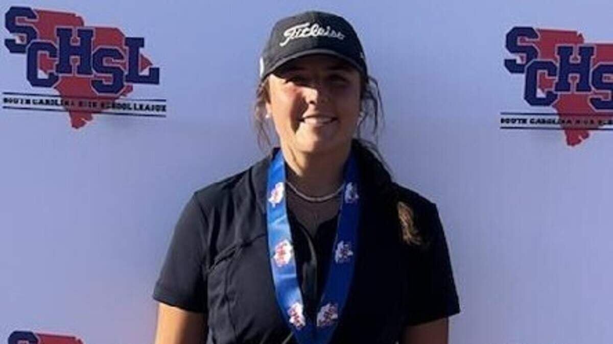Blythewood’s Caroline Hawkins wins 2022 Class 5A golf championship.