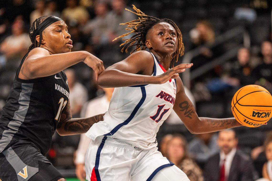 Vanderbilt guard Jordyn Oliver (11) defends Arizona forward Sahnya Jah (11) at Acrisure Arena in Palm Desert, Calif., on Tuesday, November 26, 2024.