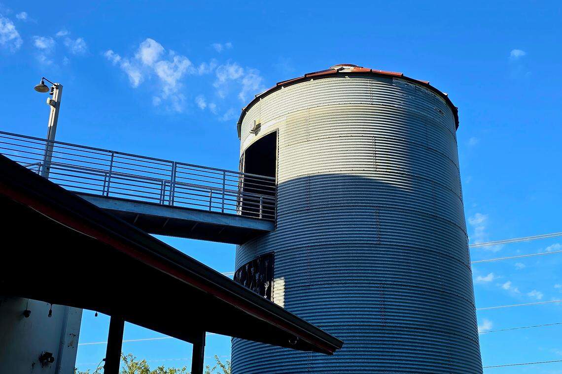 Bierkeller Columbia is set to take over the former River Rat Brewery space near Williams-Brice Stadium. Dubbing the location the “Ratskeller,” Bierkeller plans to use it to brew its German lagers for distribution statewide.