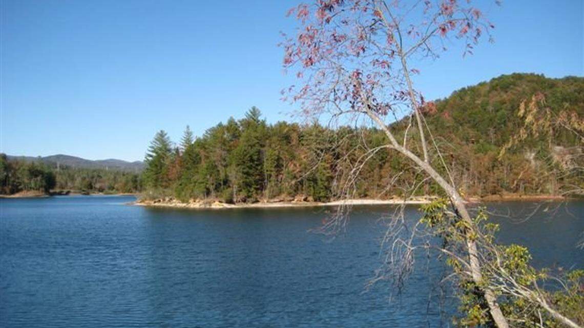 A boat propeller is blamed for killing a man who died after a trip to Lake Keowee.