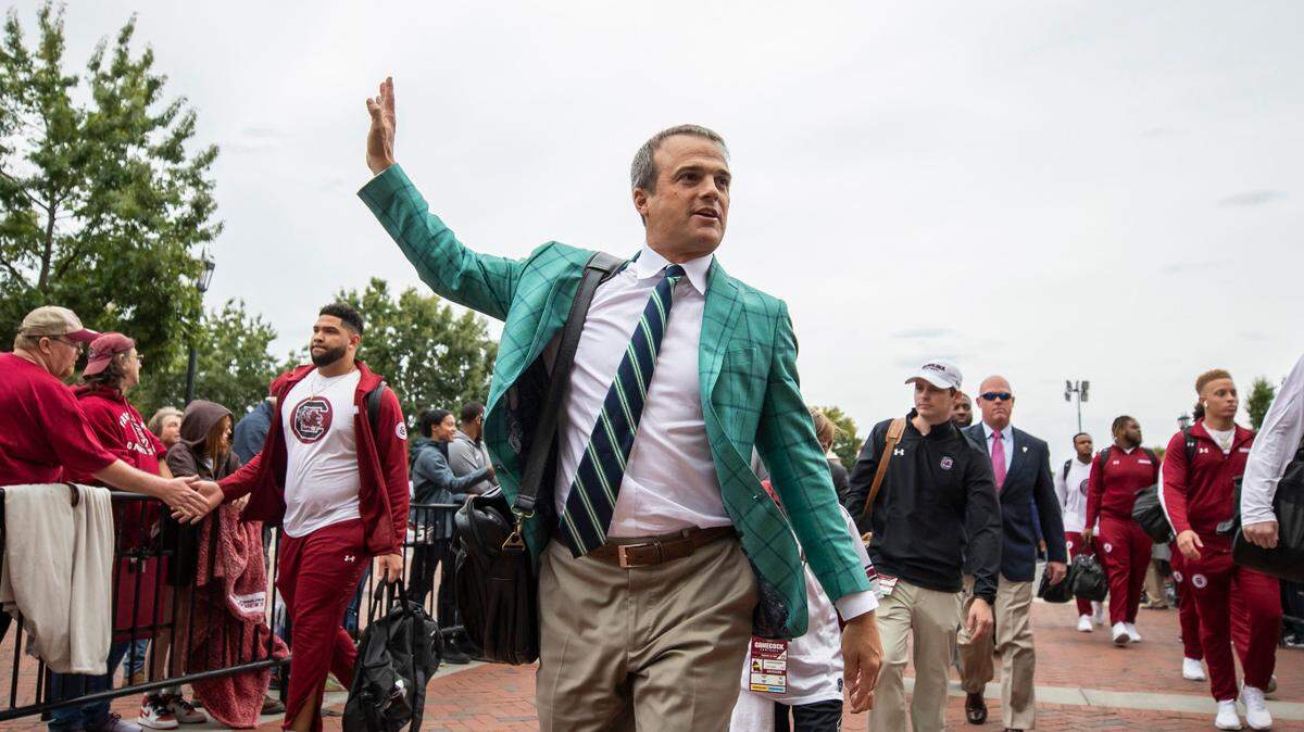 South Carolina head coach Shane Beamer waves to fans at Williams-Brice Stadium in Columbia, SC on Saturday, Sept. 29, 2022.