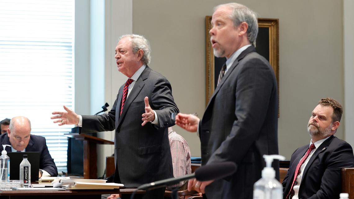 Murdaugh attorneys, SC prosecutors battle over leaks, evidence in double murder case