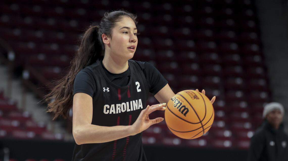 Watch: Alicia Tournebize dunks in South Carolina’s NCAA Tournament practice