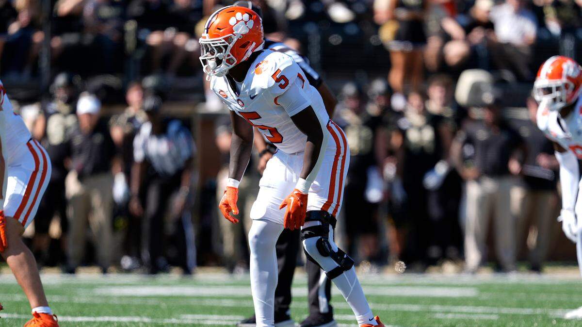 Clemson Tigers safety Sherrod Covil Jr. plans to enter the transfer portal when it opens Monday. Covil saw his playing time dwindle down the stretch and didn’t play a snap against South Carolina last weekend.