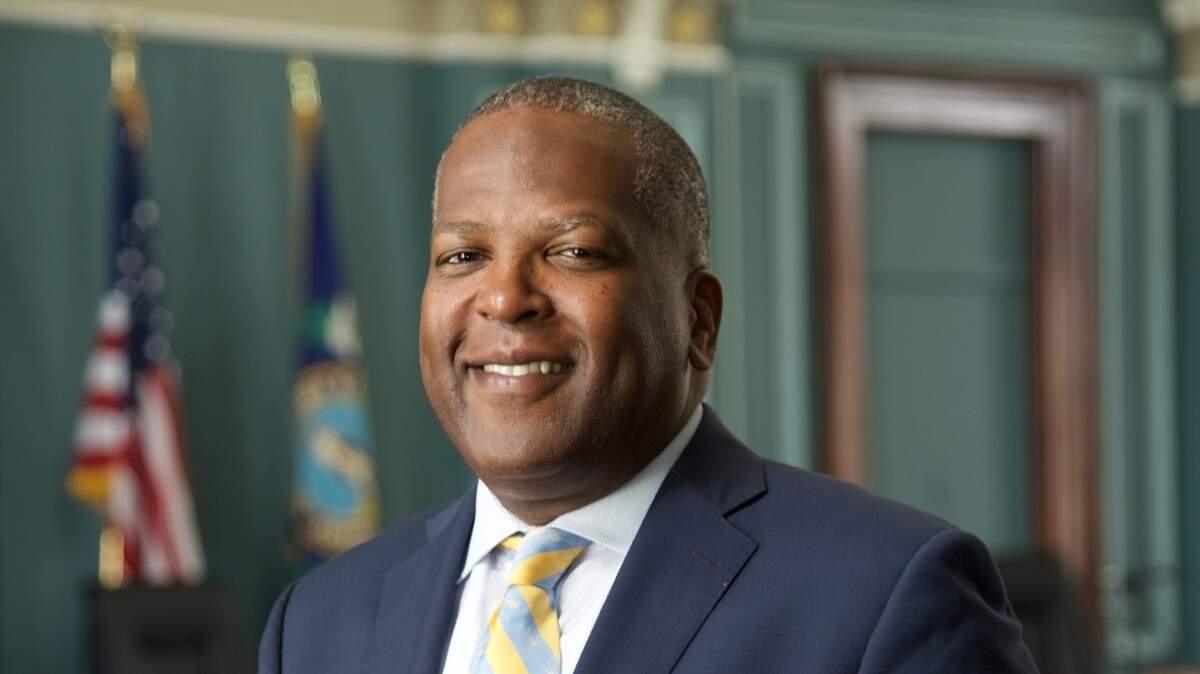 Current Columbia mayor says Johnson, his former chief of staff, can do the job