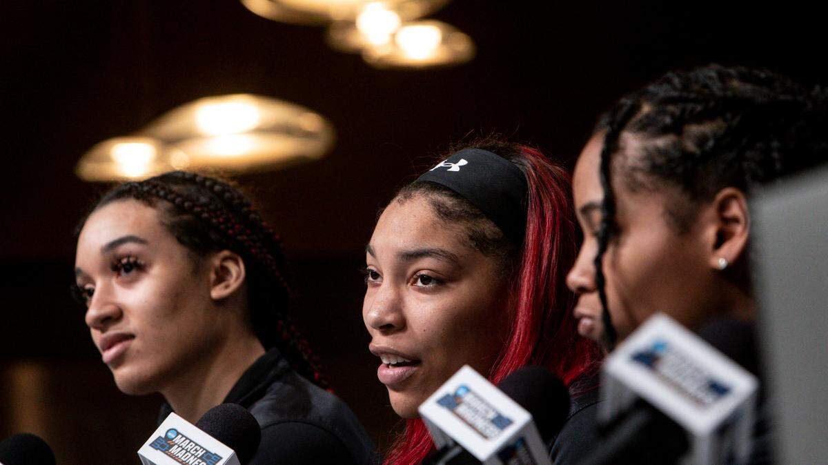 South Carolina’s Brea Beal (12) Victaria Saxton (5) and Zia Cooke (1)
