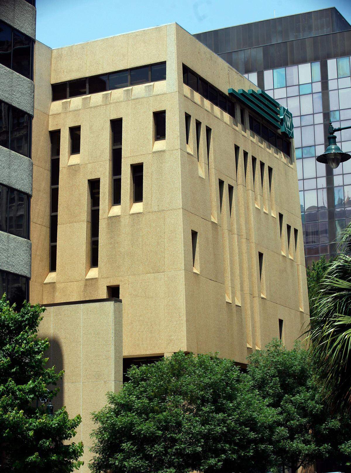 1300 BLOCK: The Washington Square Building, center, located at Washington and Main Street is an example of Egyptian Revival architecture.