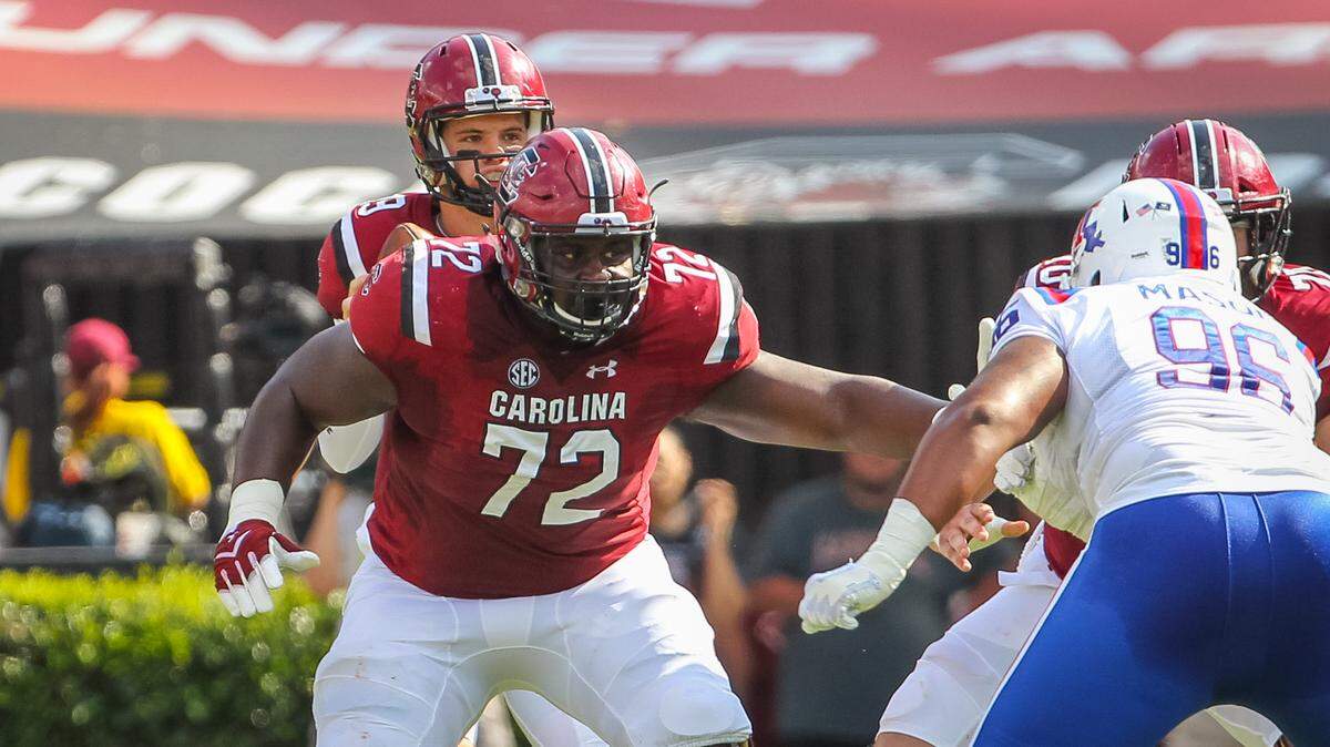 South Carolina offensive lineman Donell Stanley eyes a block against Louisiana Tech in 2017.