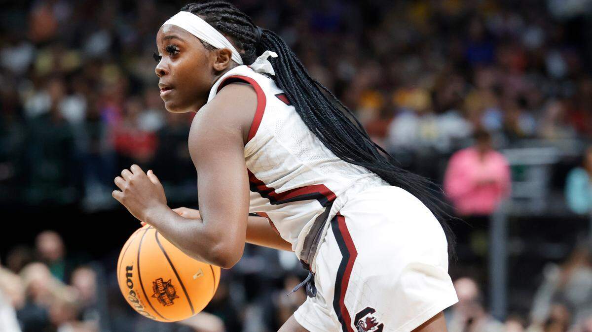 South Carolina Gamecocks guard Raven Johnson (25) plays Iowa in the NCAA Tournament Final Four game at the American Airline Center on Friday, March 31, 2023.