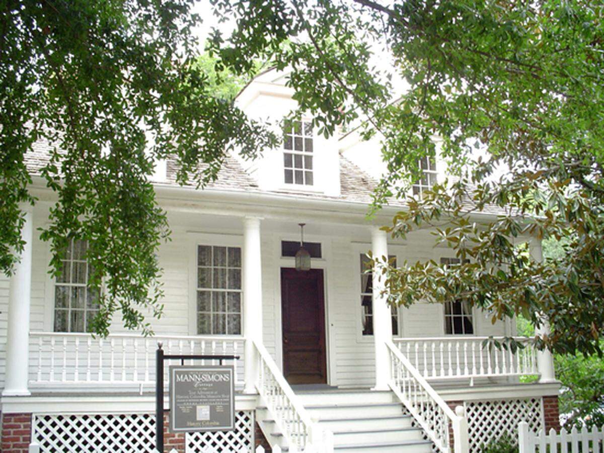 S10817740026 Mann-Simons Cottage Richland County 72dpi 24 Bit Color Photo By: Bryan Collars